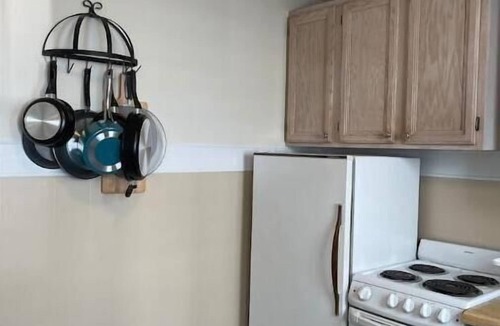 East End Apartment | THE RALEIGH BnB APARTMENT SELF CHECK-IN/Free Off-Street Parking