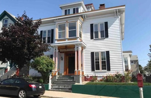 East End Apartment | THE RALEIGH BnB APARTMENT SELF CHECK-IN/Free Off-Street Parking