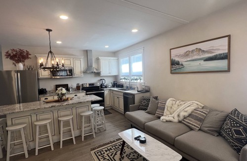 Bar Harbor House | The Reminisce! 5/3, Downtown, Hot Tub, Fenced Yard, Fire Table, Free Parking,Lux