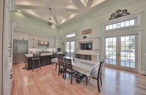 Baptistown House | The Rivertown Reserve - 6BR Estate with Pool & Pool House