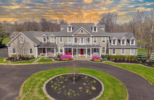 Baptistown House | The Rivertown Reserve - 6BR Estate with Pool & Pool House