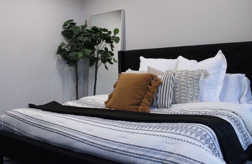 Downtown Baltimore House | The Royal Palace w/deluxe king suite