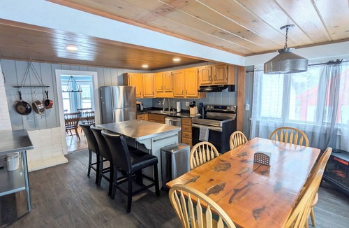 Conway House | The Saco Valley Stay: Pet Friendly Retreat