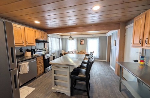 Conway House | The Saco Valley Stay: Pet Friendly Retreat