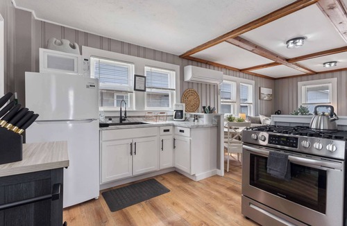 Hampton Cabin | The Seahorse - The Heart of Hampton Beach!