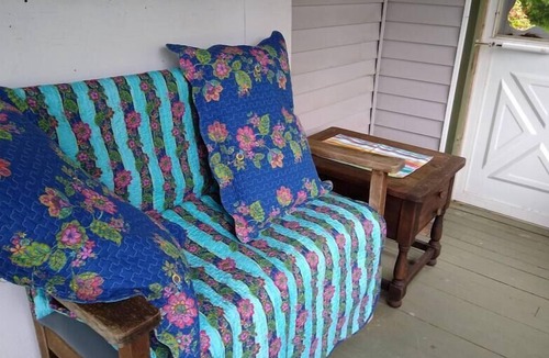 East Lyme House | The Seashell (Cottage 2)