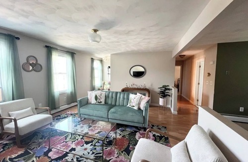 Bristol Apartment | The Secret Garden - King Bed, Pets Welcome!