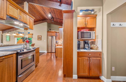 Killington House | The Slippery Slope Chalet at Pico: Ski-In/Ski-Out Escape at Pico Mountain & Close to Killington.