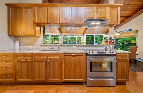 Killington House | The Slippery Slope Chalet at Pico: Ski-In/Ski-Out Escape at Pico Mountain & Close to Killington.