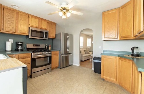 Devon House | The Starfish Bungalow - Charming 2 Bedroom Home in the Heart of Walnut Beach