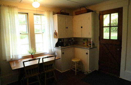Bristol Cottage | The Stone House at Treetops