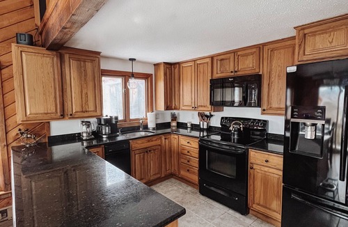 Jackson Condo | The Summit Haus: Cozy Condo with EPIC Mountain Views!