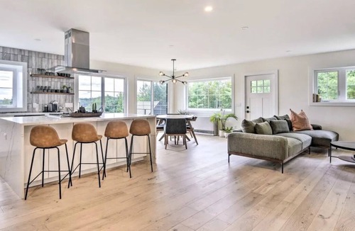 Greensboro Bend House | The Sunset Mountain House, in Greensboro Bend