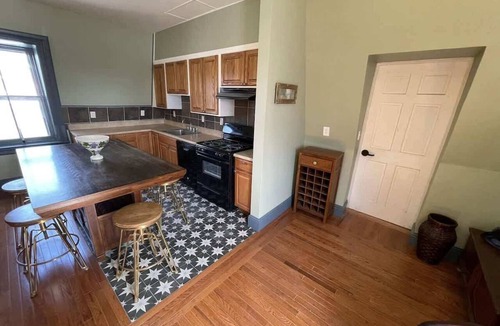 Seneca Falls Apartment | The Swaby Sanctuary