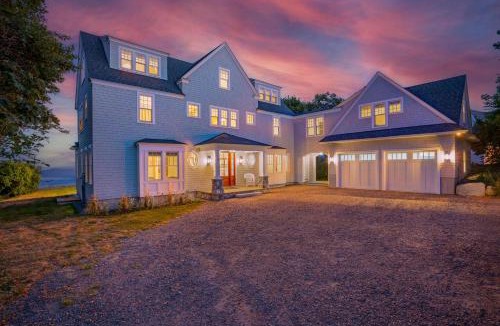 York Beach House | The Tidepools - Home for 12