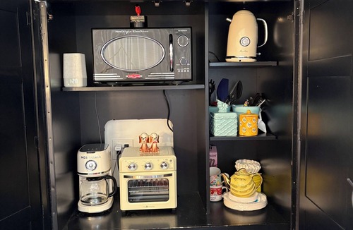 Brewster Apartment | The Tipsy Gypsy - Studio Apartment