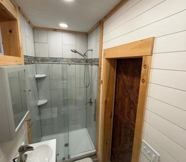 Ludlow Apartment | The Treehouse at 11 Gables - Center of Ludlow Village near Shopping and Restaurants
