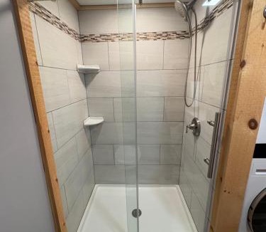 Ludlow Apartment | The Treehouse at 11 Gables - Center of Ludlow Village near Shopping and Restaurants