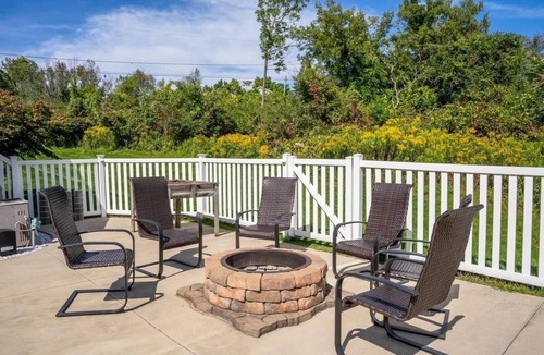 Little Falls House | The Tudor at Willow Creek - Spacious 4-bedroom house in Little Falls