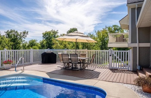 Little Falls House | The Tudor at Willow Creek - Spacious 4-bedroom house in Little Falls