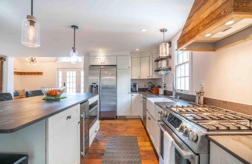 West Dover House | The Villa - Industrial Farmhouse with Hot Tub