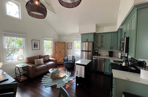 Greenport House | The Village Villa – Renovated 6-Bedroom Home in the Heart of Greenport Village