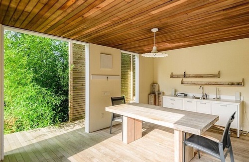 Village of Southampton House | "THE WAVE" is a Modern home that is the ideal retreat for Hamptons living.