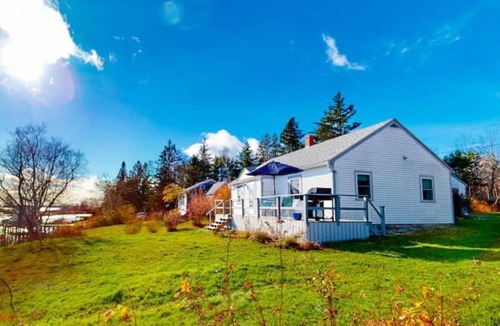 Pleasant Point House | "THE WAY LIFE SHOULD BE" WATERFRONT OASIS/ HARBOR VIEWS AND A SHARED DOCK.
