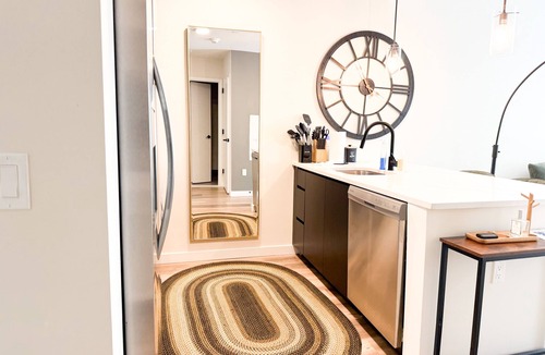 White Plains Apartment | The Westchester Experience. Free parking!