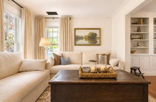 Queenston Villa | The White Haus