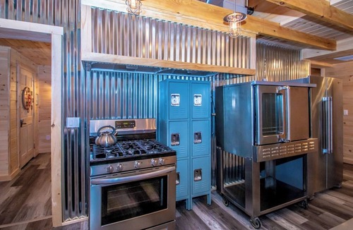 North Conway House | The Winsor Lodge | Saco River Group Retreat with Bar, Arcade, Hot Tub & Sauna