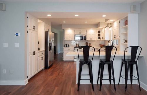 Newport East House | The Wolcott. Walk to Beach!