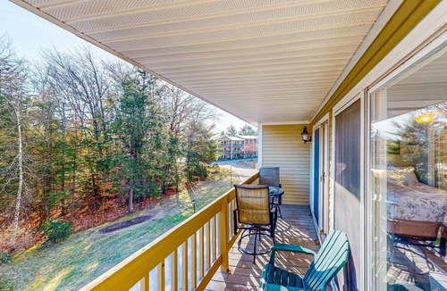 Gilford Condo | Third-floor resort condo with pool & tennis, walk to Lake Winnipesaukee beach