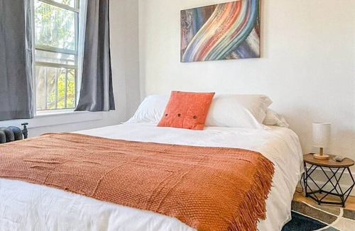 East Avenue Apartment | This apartment is a 1 bedroom(s), 1 bathrooms, located in Rochester, NY.