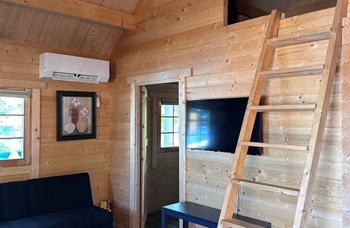 Seguin Cottage | This cottage is a 2 bedroom(s), 1 bathrooms, located in parry sound, on.