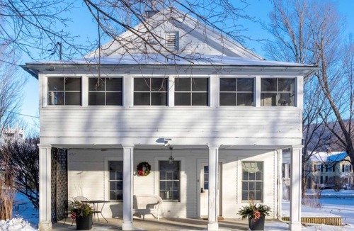 Manchester House | This house is a 2 bedroom(s), 2.5 bathrooms, located in Manchester, VT.