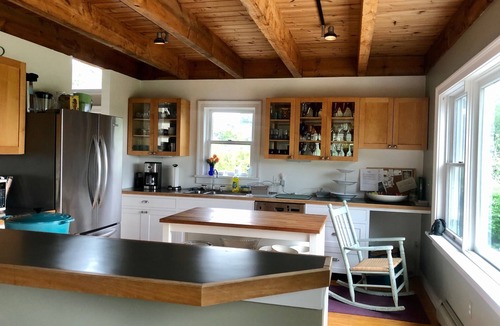 Tiverton House | Three acre farm house with water view and contemporary furnishings.