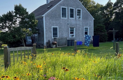 Tiverton House | Three acre farm house with water view and contemporary furnishings.