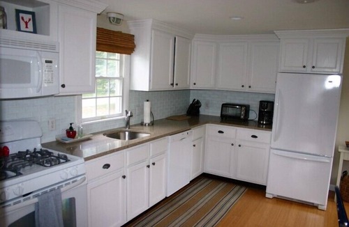 Chatham House | THREE BEDROOM UPDATED HOME-CLOSE TO FISH PIER AND TOWN.