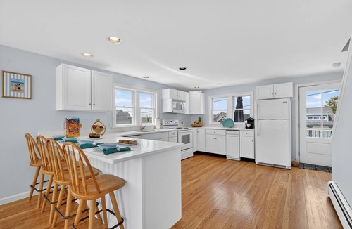 Greenbush House | Three Buoys| Near to Beaches, Harbor & Lighthouse