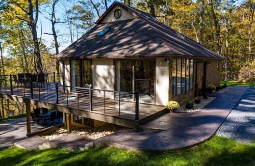 Lewisville Cottage | Thunder Hill Retreat - Spacious/Deck/Hot tub