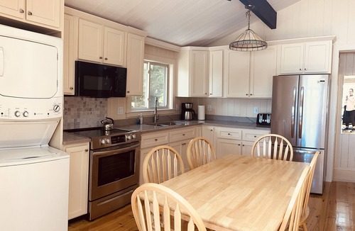 Tremont Cottage | Tides-oceanfront cottage near Acadia