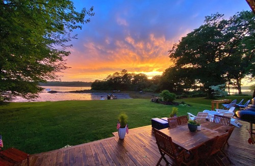 Boothbay House | Tidewatch your day away.