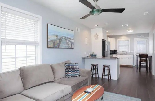 Seaside Heights Cottage | Tiki Bar | Fast WIFI | Pro Cleaned | Linens+Towels