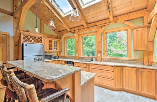 West Dover House | Timber Frame Contemporary w/Hot Tub at Mount Snow Ski Resort