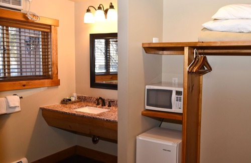 Ludlow Hotel | Timber Inn Motel