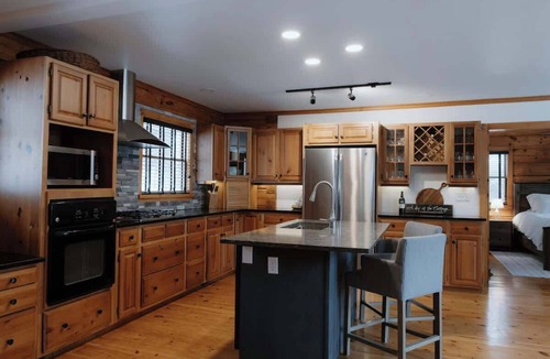 Greater Madawaska House | Timbernest Cabin Black Donald Lake [Hot Tub]