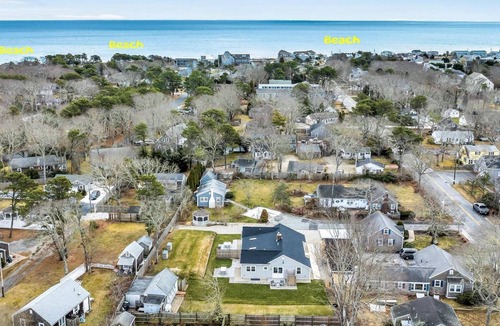 South Yarmouth Cottage | TinkerTown #6 Luxury Cottage: 2 Bedroom 2+Baths quick walk to beaches and bar