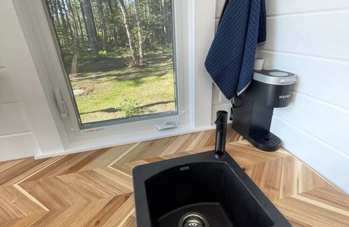 Clare House | “Tiny Four” (Private Hot Tub)