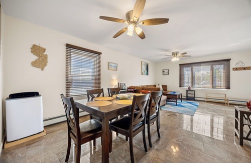 Lake Como Apartment | Top Rated ! Serenity Guest House-4 Beach Badges-BBQ Grill-Near all Attractions.